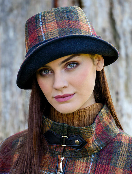 Clodagh-321_-_1__72643_600x600.jpg