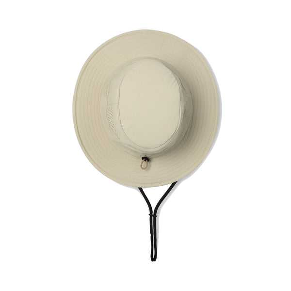 Tilley_Dunes_Explorer_Hat_in_Sand_02_600x600.jpg